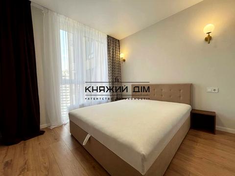квартира за адресою Олександра Олеся вул., 8/17