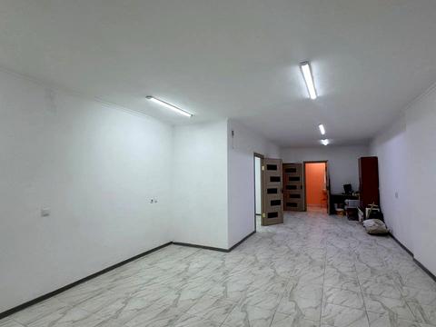 комерційна за адресою Молодіжна вул., 2/3Б