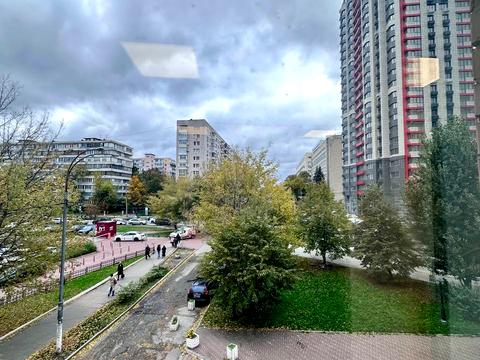 комерційна за адресою Євгена Коновальця вул. (Щорса), 36-Б