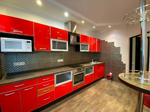 квартира за адресою Анни Ахматової вул., 30