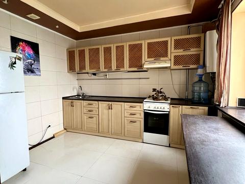 квартира за адресою Будівельників бульв., 4