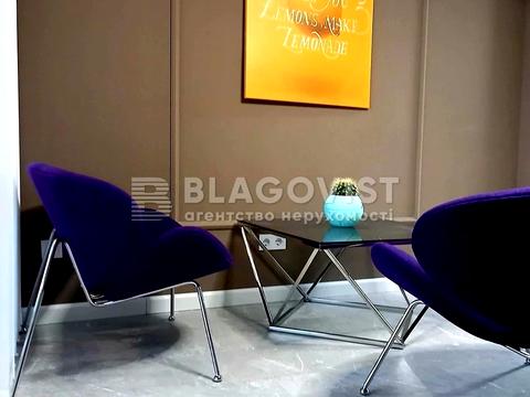 комерційна за адресою Зарічна вул., 6 к1
