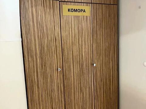 комерційна за адресою Воскресенська вул. (Леніна), 4
