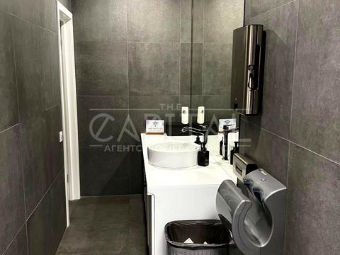 комерційна за адресою Володимирська вул., 93