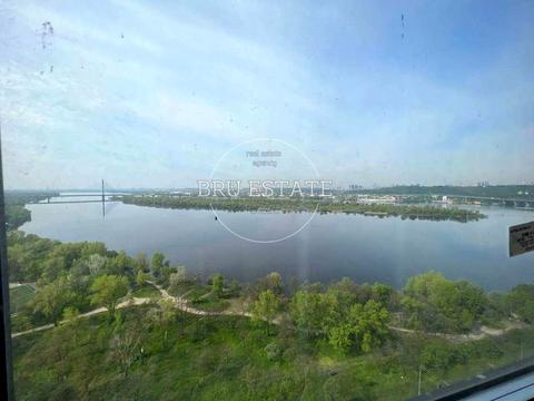 квартира за адресою Дніпровська набережна вул., 17В