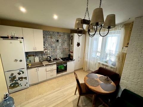 квартира за адресою Катерины Белокур, 7