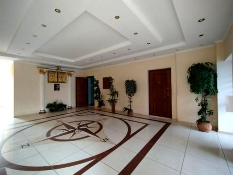 комерційна за адресою Конституційна вул., 15