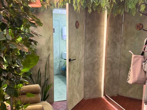 комерційна за адресою Староєврейська вул., 36