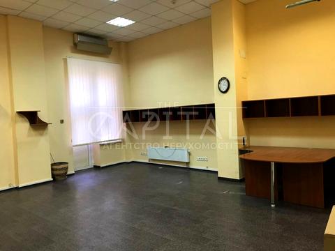 комерційна за адресою Волоська вул., 50-56