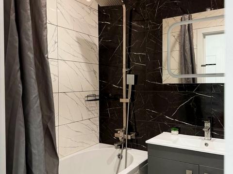 квартира за адресою Домбровського вул., 75
