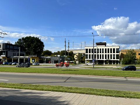 комерційна за адресою Львів, Хуторівка вул., 35В