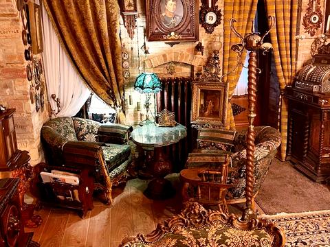 комерційна за адресою Військовий узвіз, 8