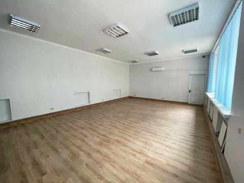 комерційна за адресою Антоновича вул. (Горького), 122