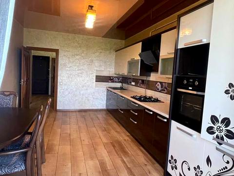 квартира за адресою В'ячеслава Чорновола вул., 60