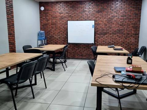 комерційна за адресою Святослава Хороброго вул. (Чкалова), 8