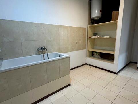 комерційна за адресою Райдужний масив вул., 4