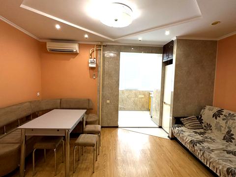 квартира за адресою Космонавтів вул., 66А