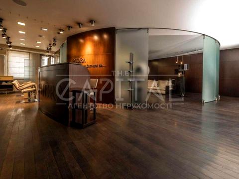 комерційна за адресою Саксаганського вул., 120