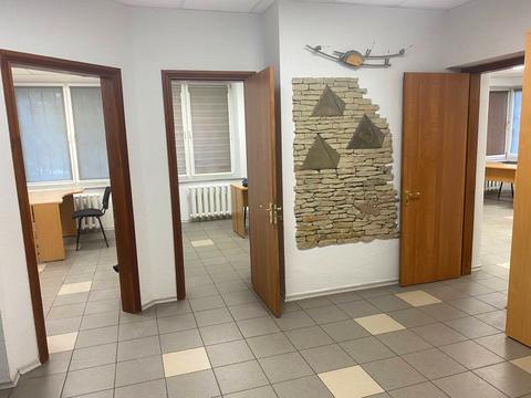 комерційна за адресою Левка Лук'яненка вул. (Маршала Тимошенка), 29-В