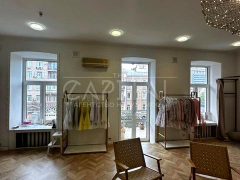 комерційна за адресою Велика Васильківська вул. (Червоноармійська), 34