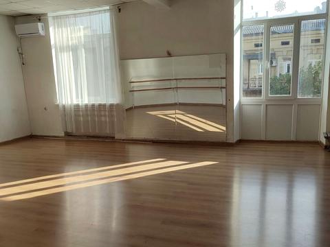 комерційна за адресою Канатна вул., 42