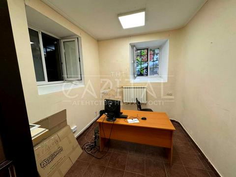 комерційна за адресою Малопідвальна вул., 6