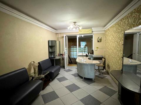 комерційна за адресою Семінарська вул., 15а