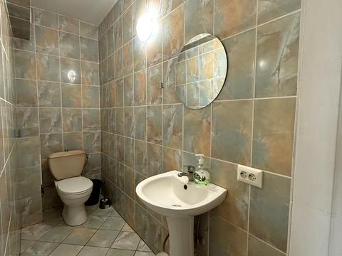 комерційна за адресою Молодіжна вул., 2/3а