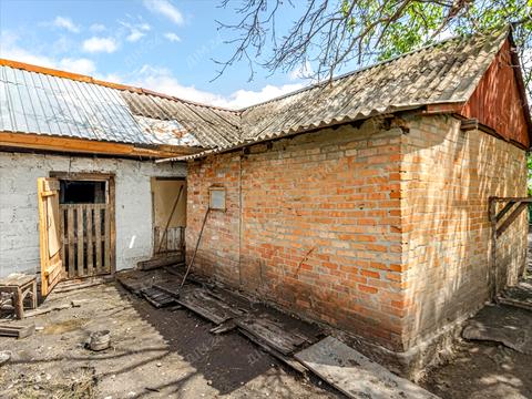 будинок за адресою Карлівка, Центральна, 1
