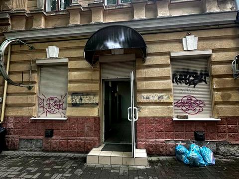 комерційна за адресою Івана Франка вул., 27