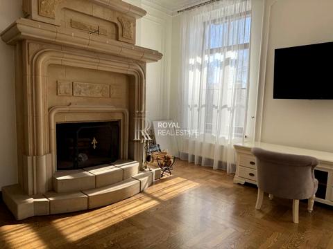 будинок за адресою с. Лісники, квіткова