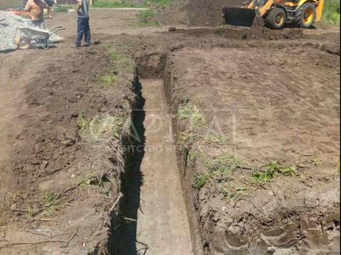 будинок за адресою Шкільна вул., 1