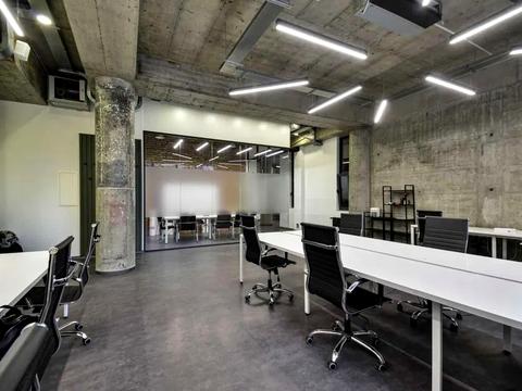 комерційна за адресою Саксаганського вул., 120