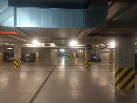 паркомісце за адресою О. Бердника, 1Д