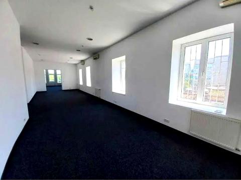 комерційна за адресою Музейний пров., 4