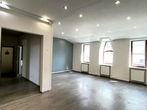 комерційна за адресою Воздвиженська вул., 51а