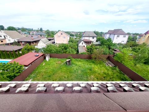 будинок за адресою Квітнева вул.