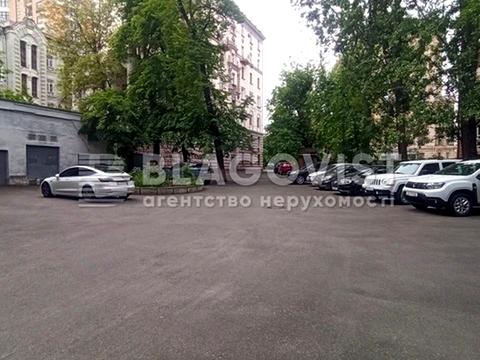 комерційна за адресою Лютеранська вул., 4