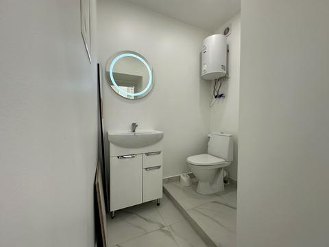 комерційна за адресою Руська вул., 48
