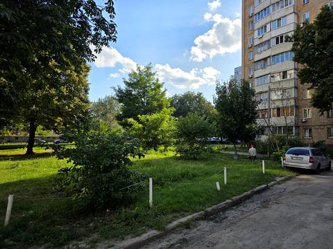 комерційна за адресою Симиренка вул., 12