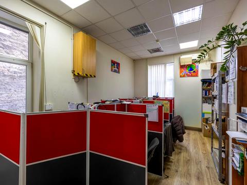 комерційна за адресою Михайла Вербицького вул., 1