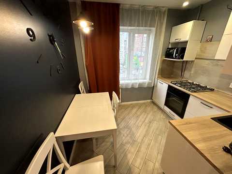 квартира за адресою Ревуцького вул., 25