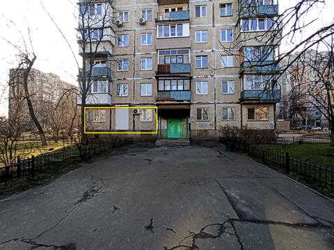 комерційна за адресою Празька вул., 32