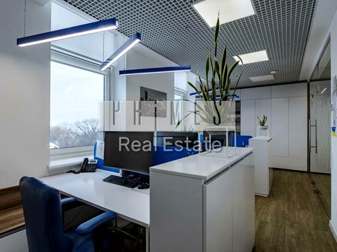 комерційна за адресою Михайла Грушевського вул., 9