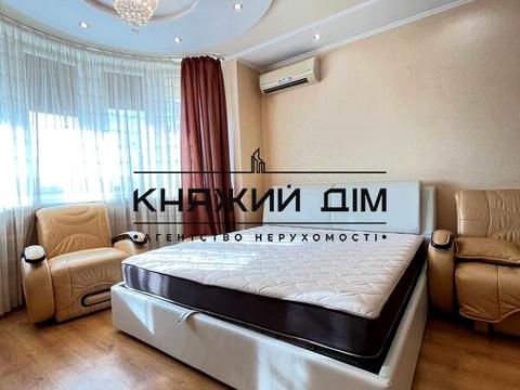 квартира за адресою Срібнокільська вул., 1