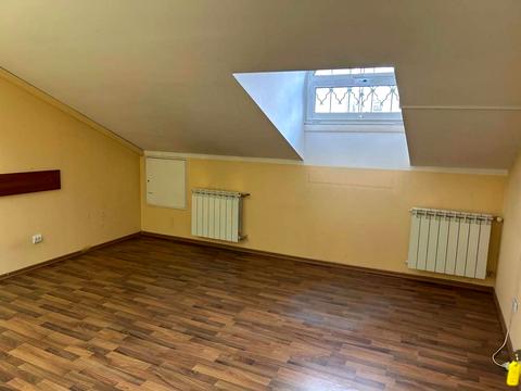 комерційна за адресою Саксаганського вул., 106Б