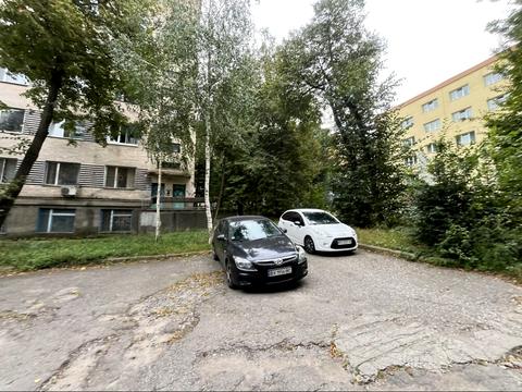 комерційна за адресою Інститутська вул., 4/1