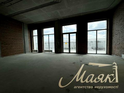 комерційна за адресою Набережно-Хрещатицька вул., 21