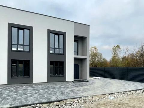 будинок за адресою Центральна вул., 11