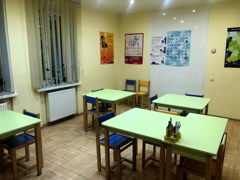 комерційна за адресою Салютна вул., 1-Б